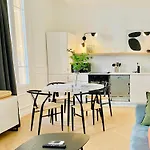 Newly Renovated Apartment With Balcony, Ac, Fiber Internet